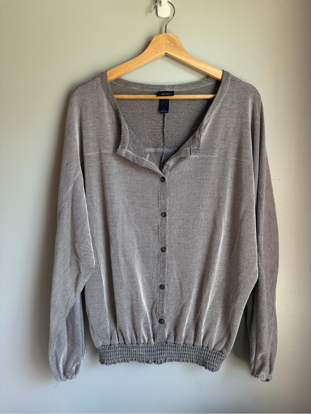 Daytrip Gray Ribbed Button Front Top Size Large